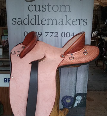 Stock Western Fender Saddle