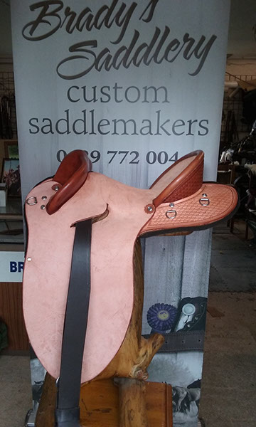 Stock Western Fender Saddle