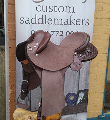 Stock Western Fender Saddle