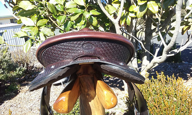 Stock Western Fender Saddle