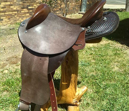 Stock Western Fender Saddle