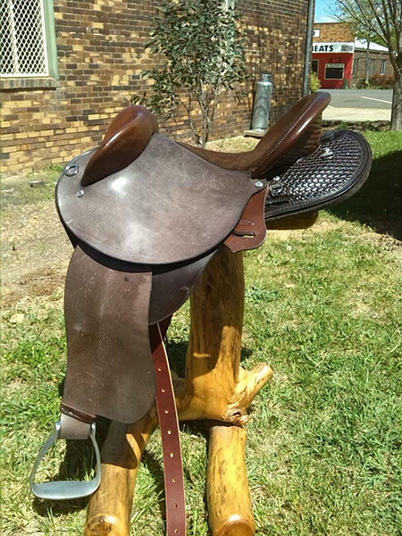 Stock Western Fender Saddle