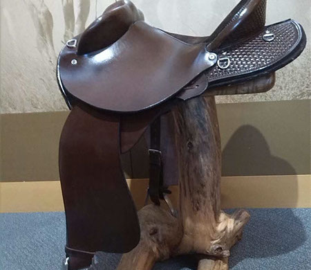 Stock Western Fender Saddle