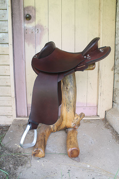 Stock Western Fender Saddle